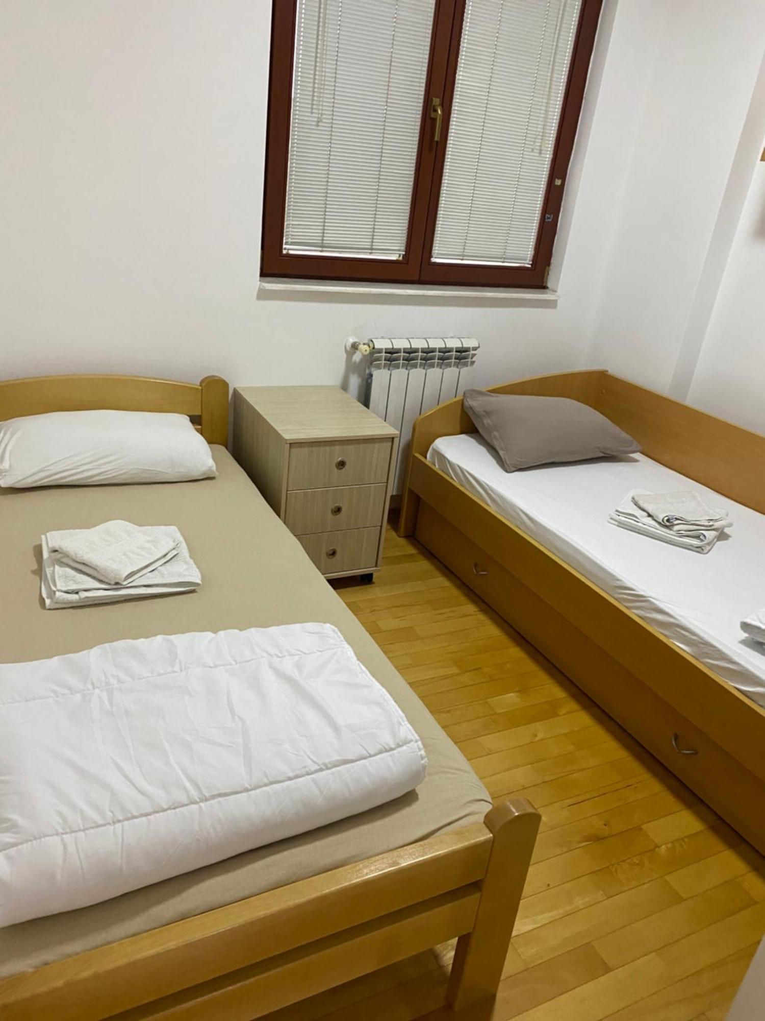 Dona Apartments Skopje Buitenkant foto